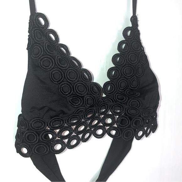 $189 Becca By Rebecca Virtue Siren Halter Circle Lace Bikini top sz Med - Picture 2 of 5